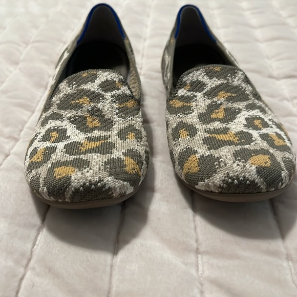 Rothy’s leopard “smoke spot” size 7.5 - Picture 3 of 7